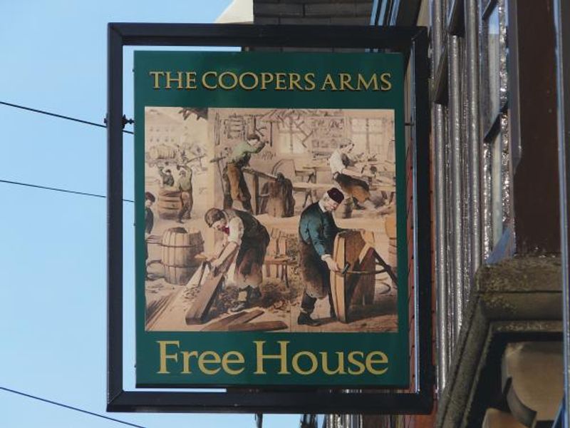 (Pub, Sign). Published on 02-11-2014