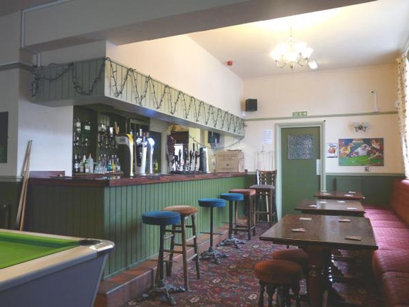 (Pub, Bar). Published on 02-11-2014