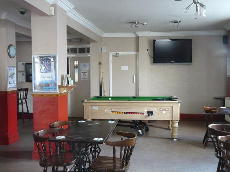 (Pub, Bar). Published on 03-08-2015