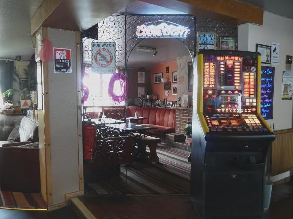 (Pub, Bar). Published on 25-06-2015