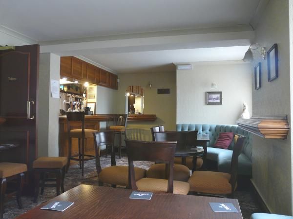 (Pub, Bar). Published on 31-08-2014