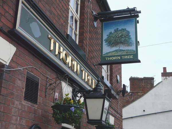 (Pub, Sign). Published on 28-01-2016