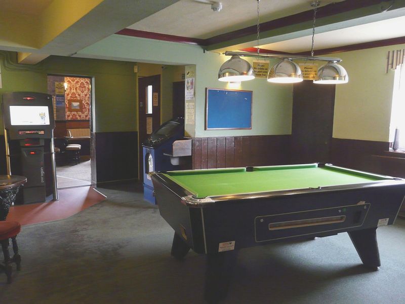 (Pub, Bar). Published on 14-04-2017 