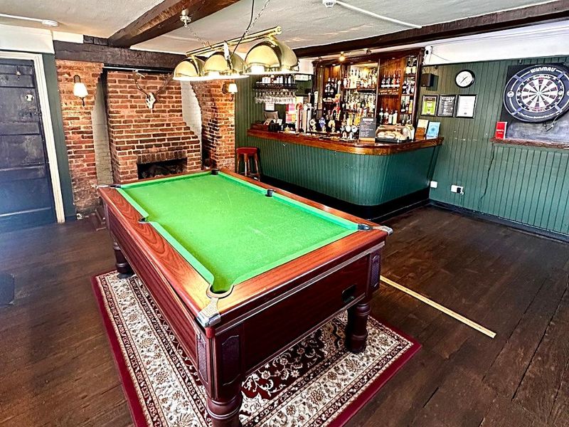 (Pub, Bar). Published on 16-08-2025 