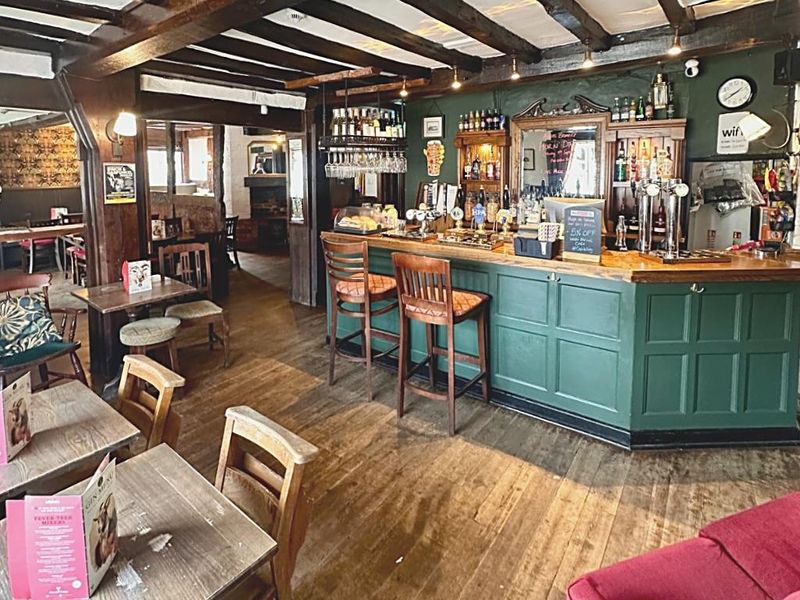 (Pub, Bar). Published on 16-08-2025 
