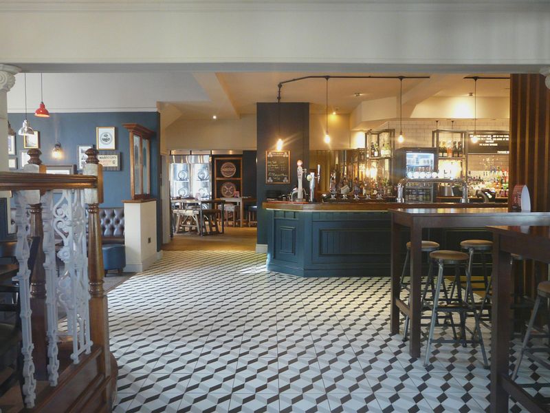 (Pub, Bar). Published on 07-02-2019 