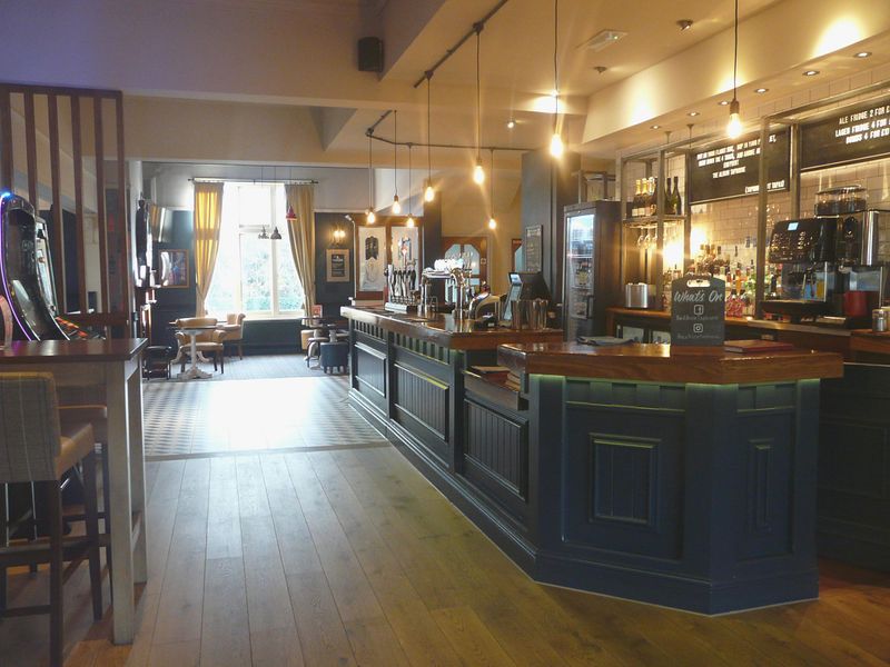 (Pub, Bar). Published on 07-02-2019 