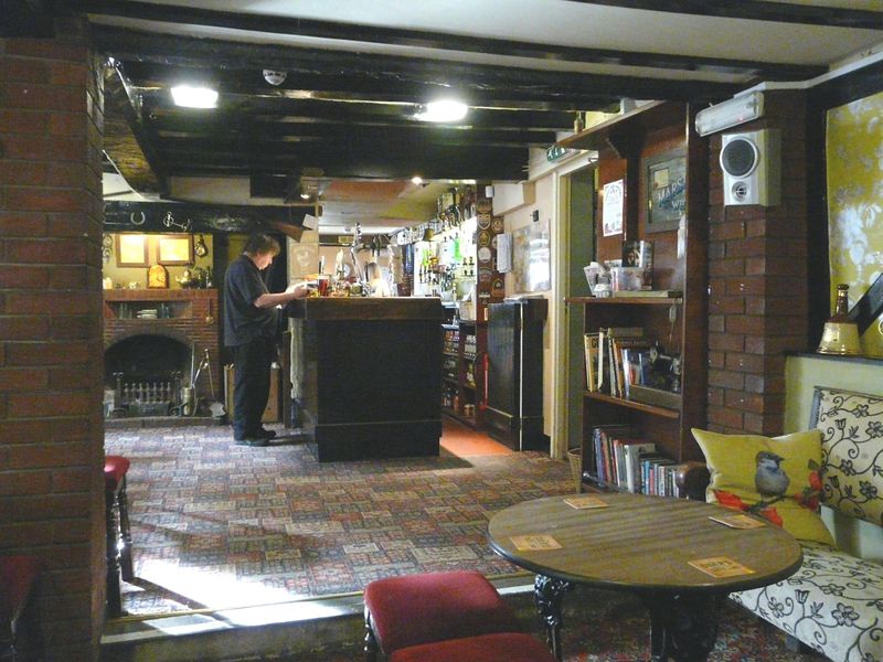 (Pub, Bar). Published on 13-10-2017 