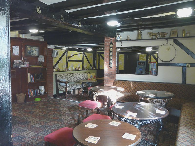 (Pub, Bar). Published on 13-10-2017 