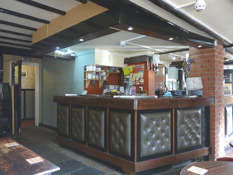 (Pub, Bar). Published on 13-10-2017 