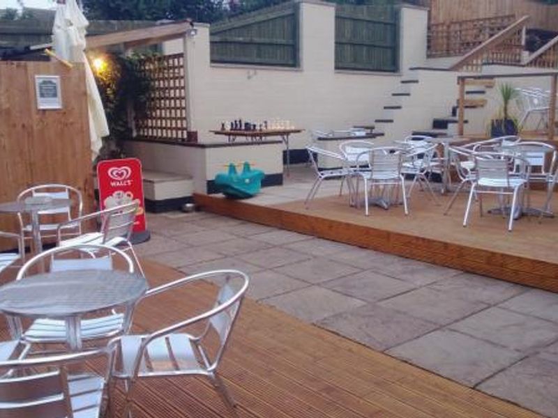 (Pub, Garden). Published on 10-10-2013