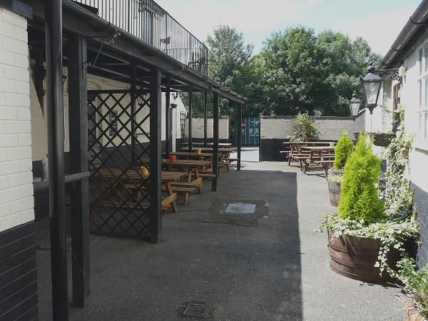 (Pub, External, Garden). Published on 25-07-2016