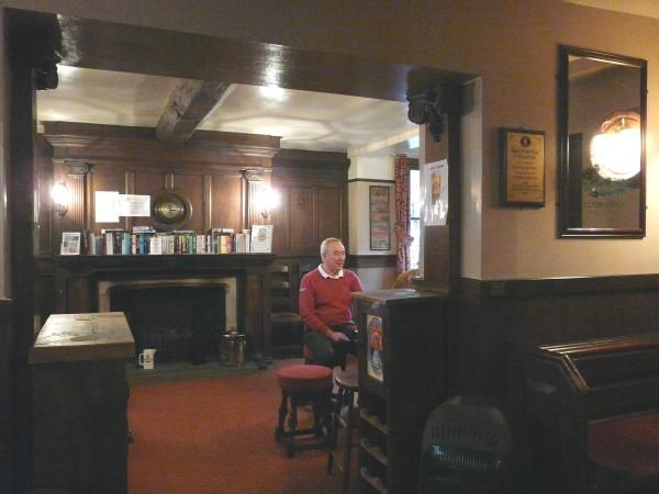 (Pub, Bar, Customers). Published on 25-02-2015