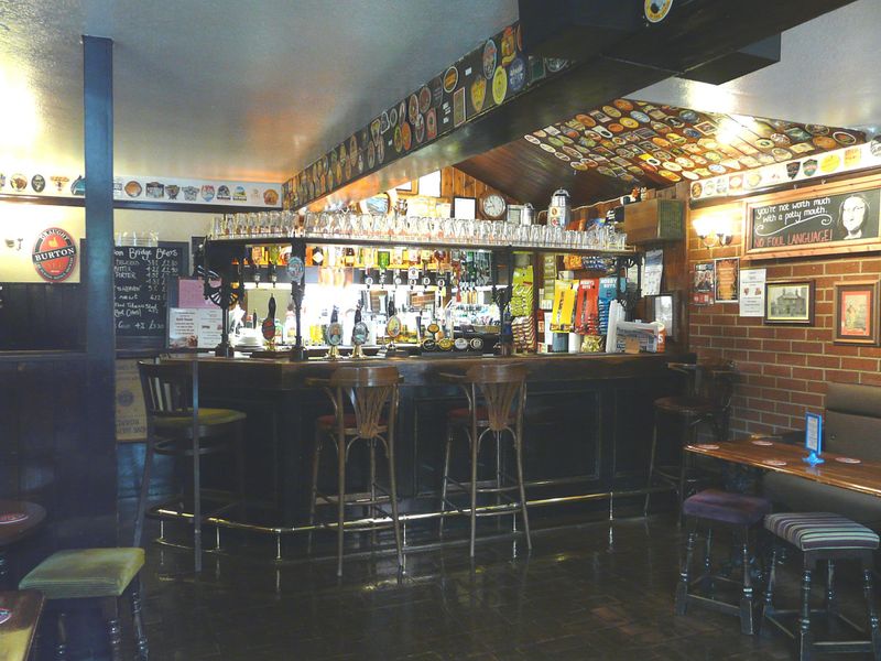 (Pub, Bar). Published on 11-10-2016 