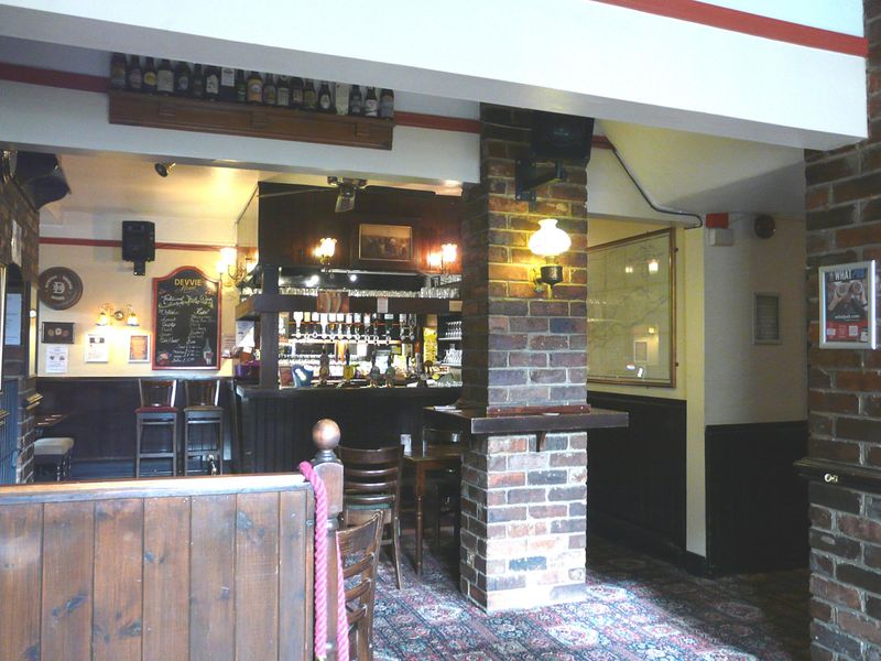(Pub, Bar). Published on 11-10-2016 