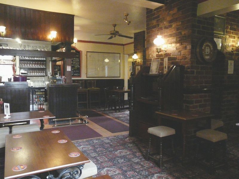 (Pub, Bar). Published on 11-10-2016 