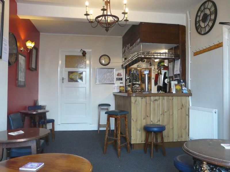 (Pub, Bar). Published on 25-07-2016