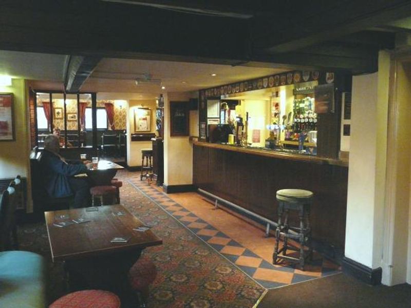 (Pub, Bar). Published on 28-11-2014 