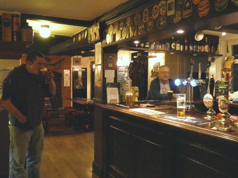 (Pub, Bar, Customers). Published on 28-11-2014 