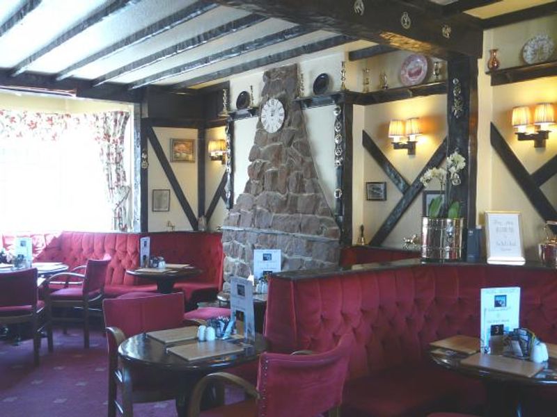 (Pub, Bar). Published on 19-09-2015 