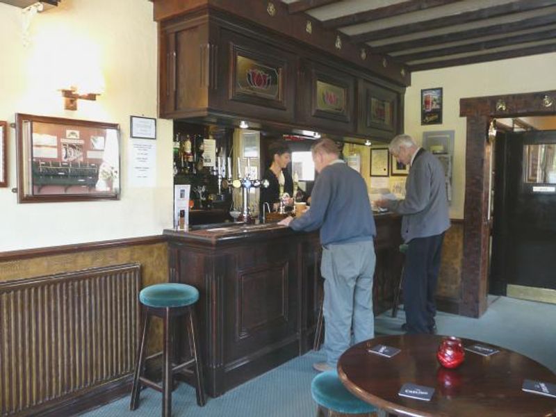 (Pub, Bar, Publican, Customers). Published on 19-09-2015 