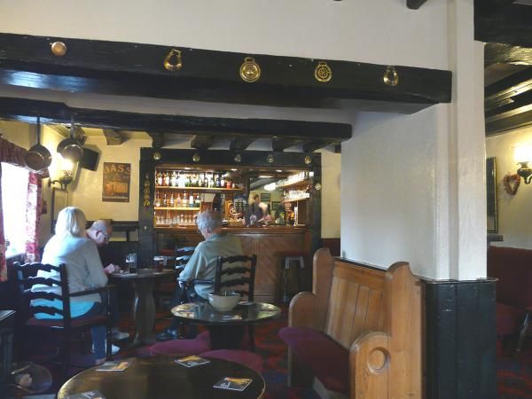 (Pub, Bar). Published on 15-09-2014