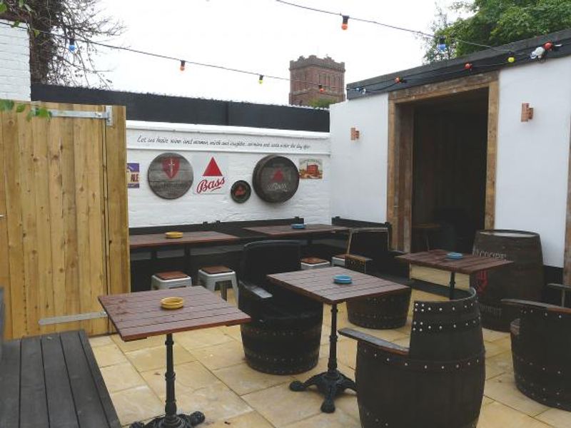 (Pub, External, Garden). Published on 15-06-2016
