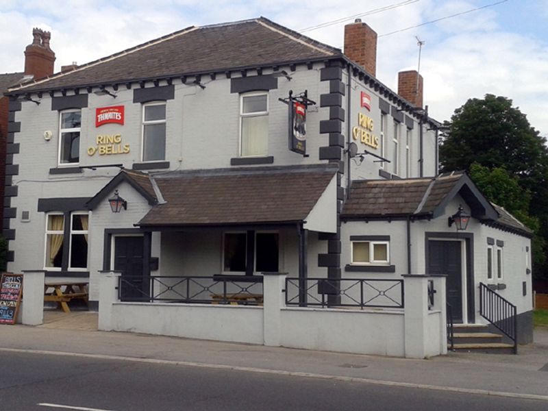 Ring O'Bells, Royston. (Pub, External). Published on 14-10-2014 