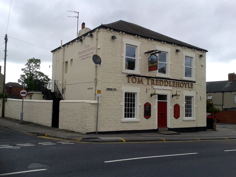 Tom Treddelhoyle, Pogmoor. (Pub, External). Published on 14-10-2014