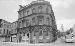 Queens Hotel, Barnsley. (Pub, External). Published on 25-11-2012