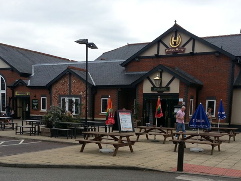 Chestnut Tree, Barugh Green. (Pub, External). Published on 15-10-2014