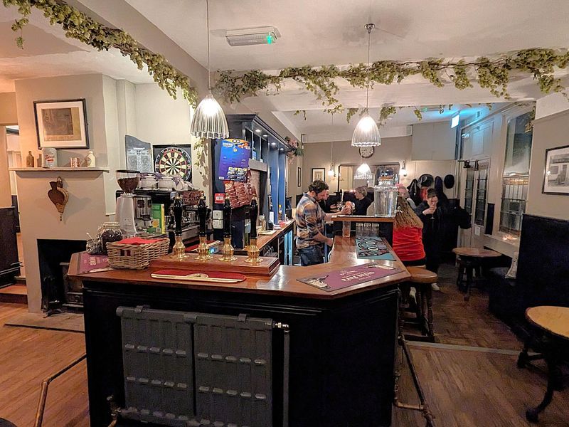 (Bar). Published on 21-03-2025 