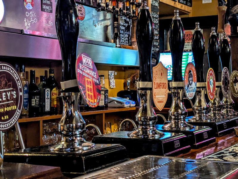 (Bar). Published on 27-04-2025 