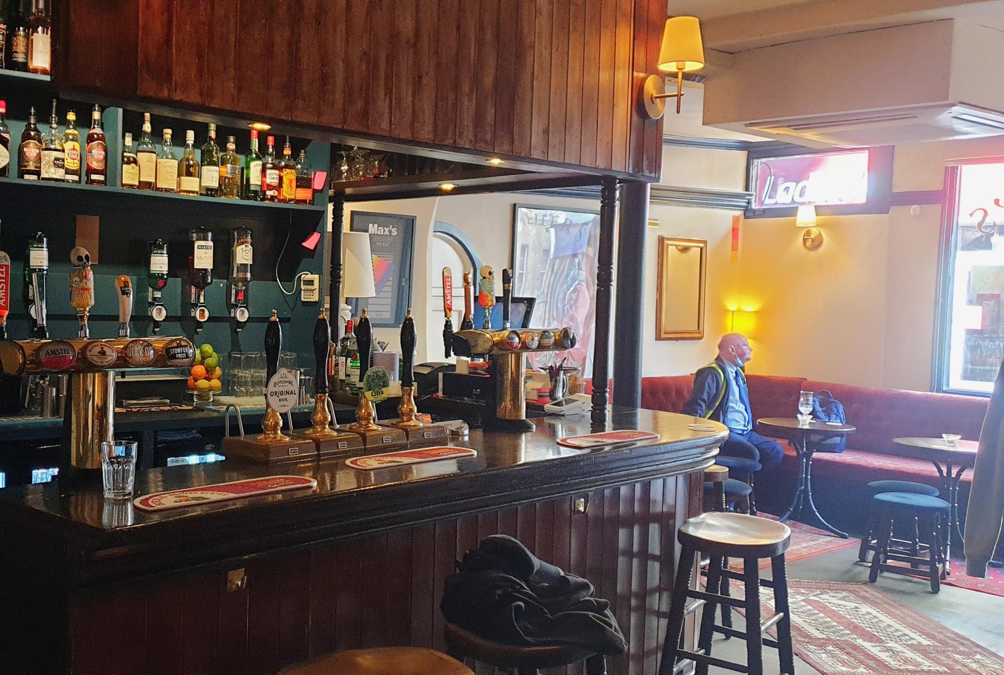 May 2022 - Main Bar. (Bar). Published on 03-12-2023