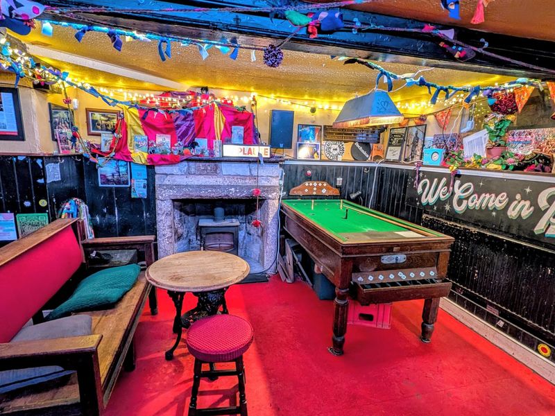 Bar Billiards . (Bar). Published on 01-01-2026 