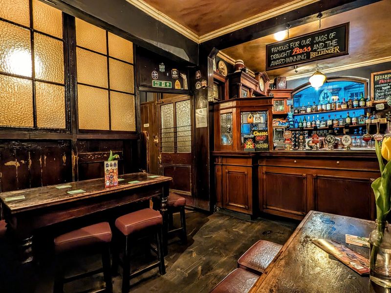 Main bar. (Bar). Published on 12-04-2026 