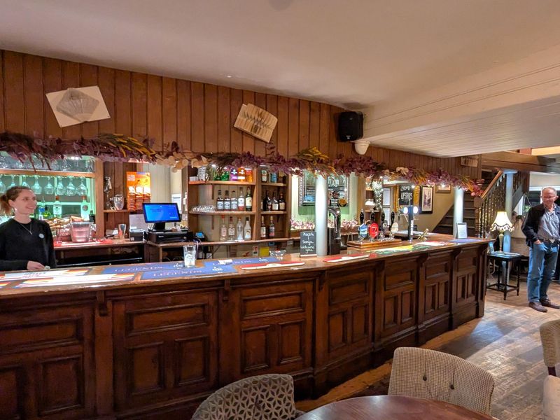 (Bar). Published on 10-11-2025 