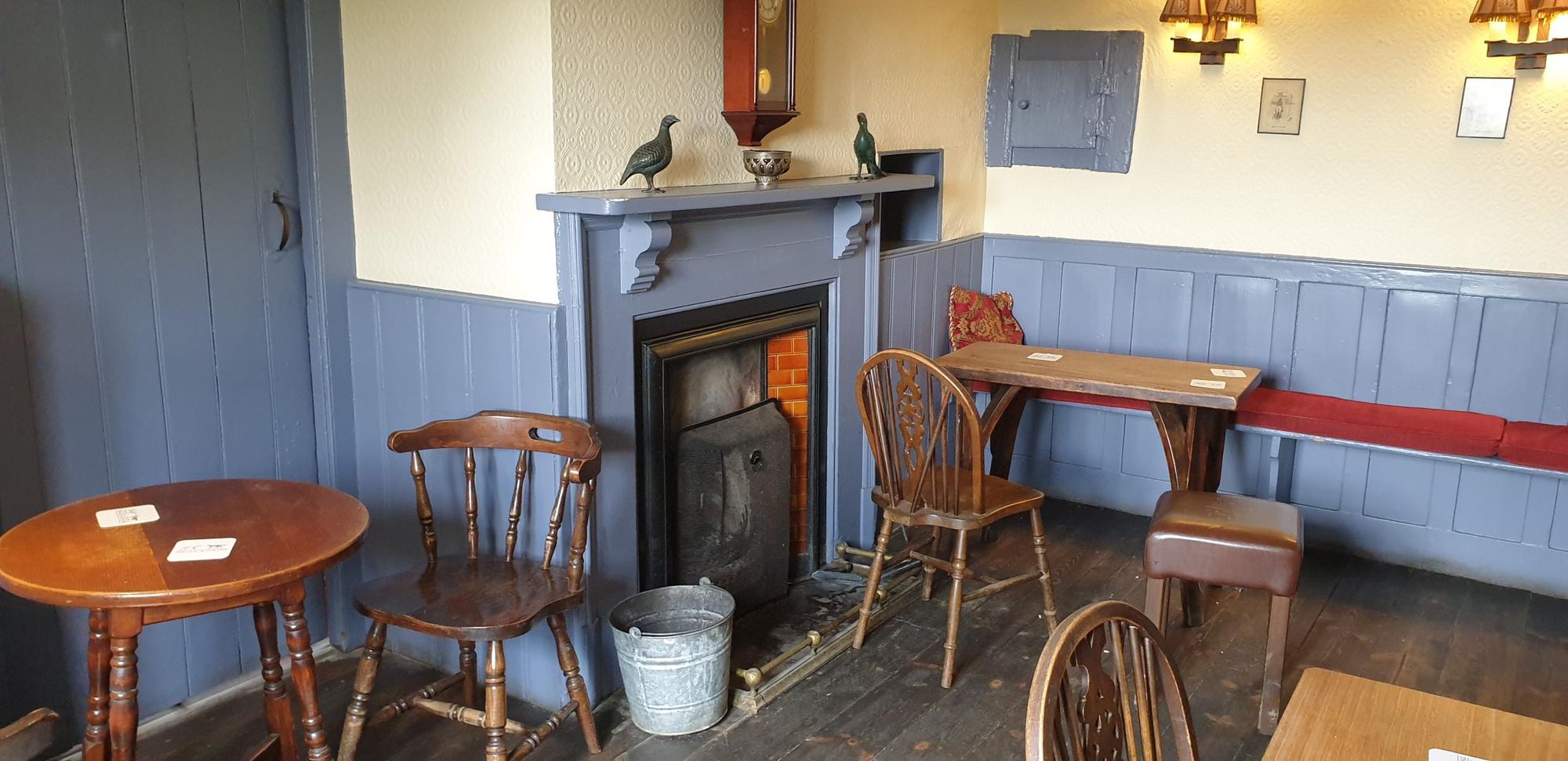 Sept 2021 - Public Bar & Snug. (Bar). Published on 22-02-2024