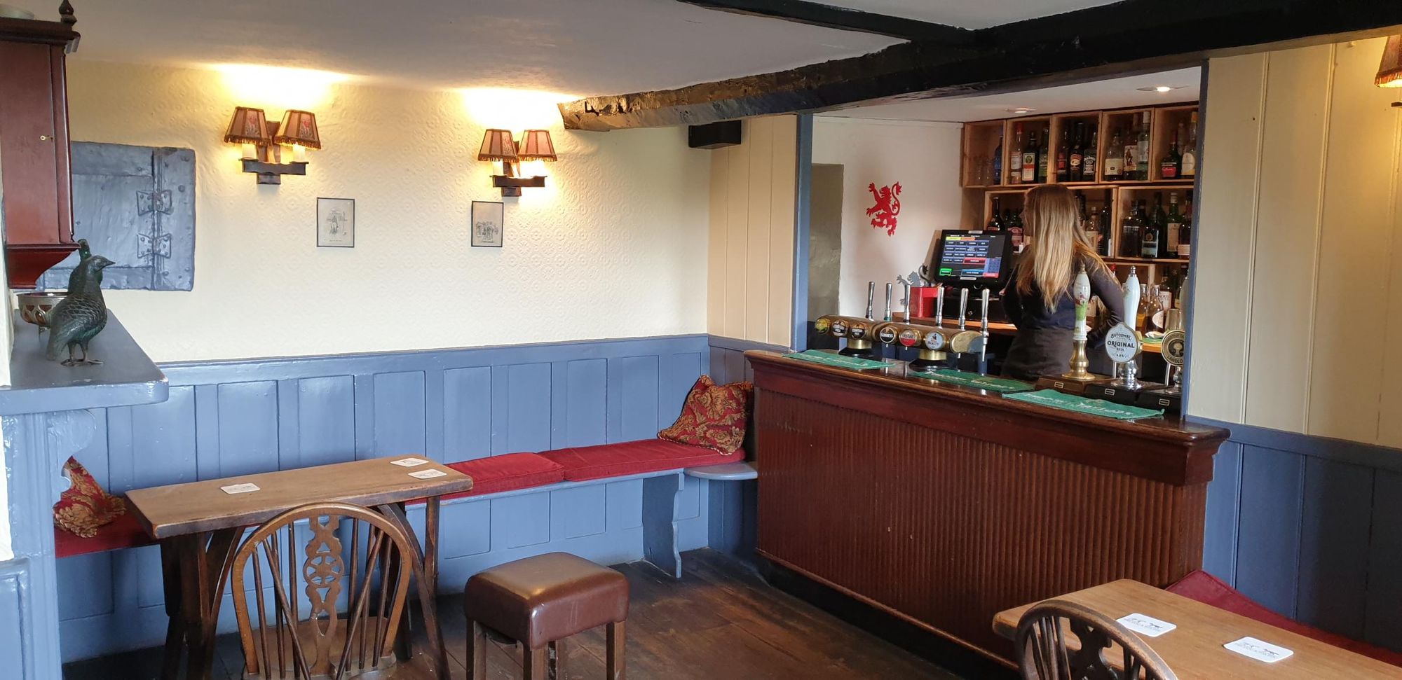Sept 2021 - Public Bar & Snug. (Bar). Published on 22-02-2024