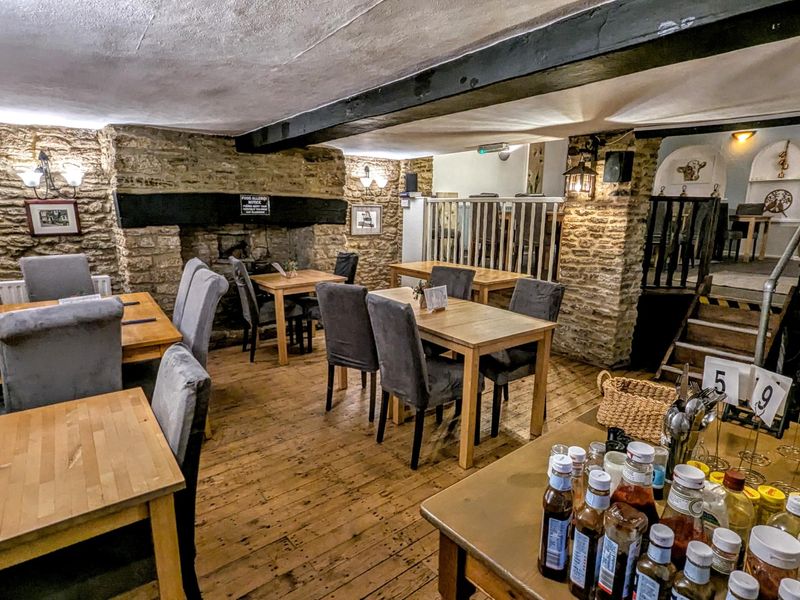 (Restaurant). Published on 02-03-2025 