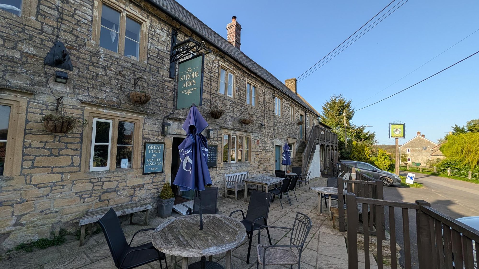 Front terrace. (External, Garden). Published on 08-04-2026