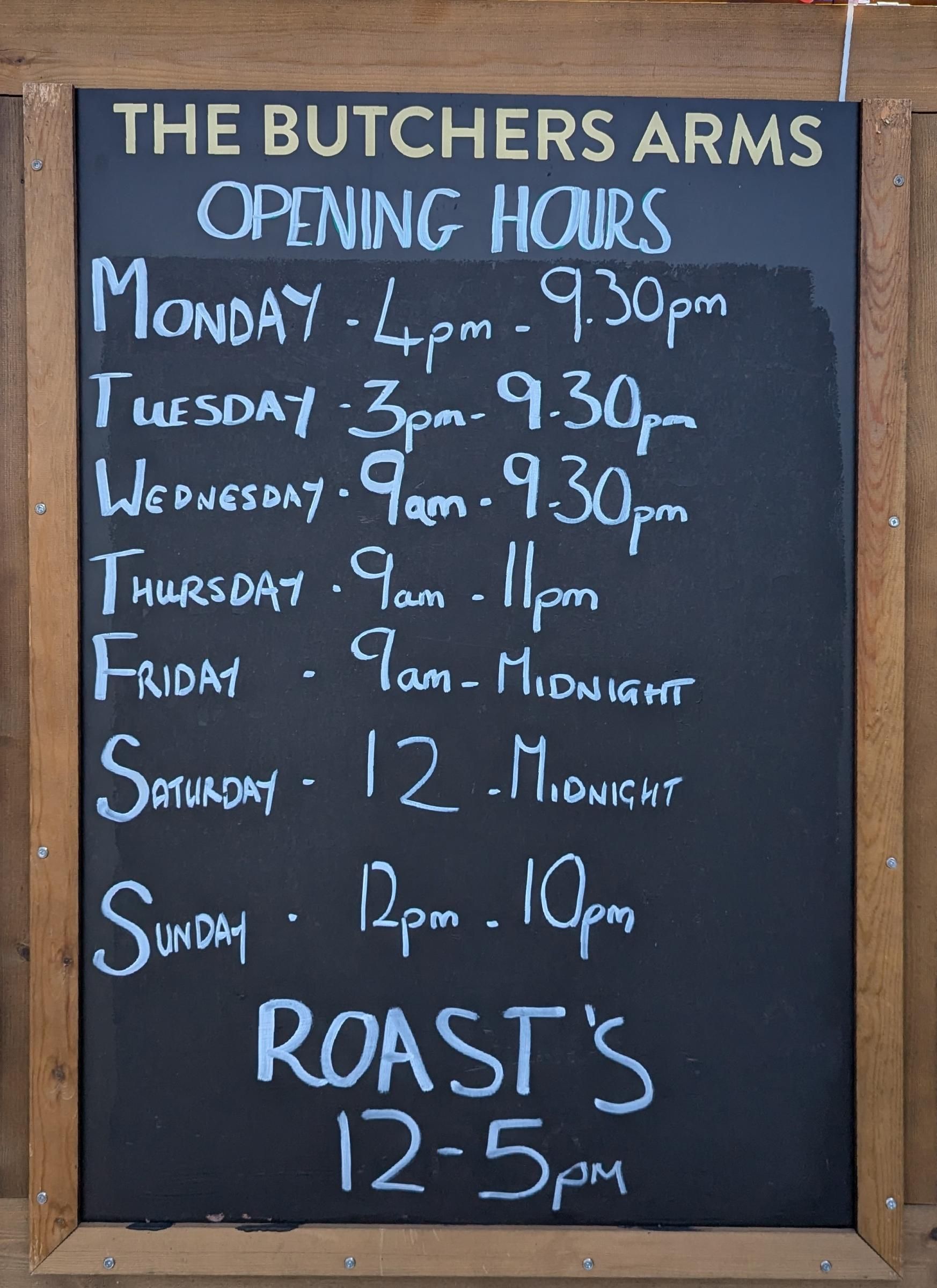 May 2025 Hours. (Sign). Published on 11-05-2025