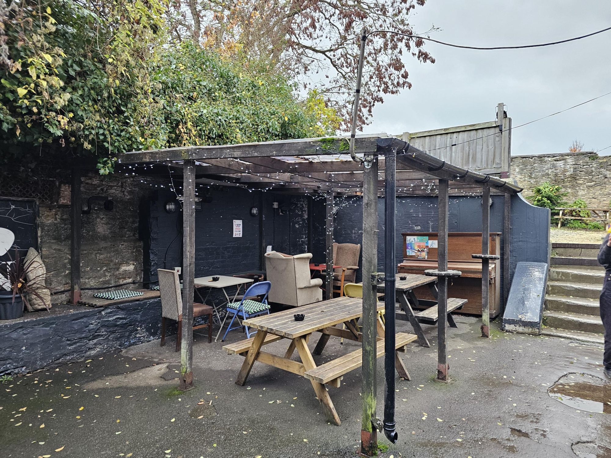 Oct 2025. (Garden). Published on 16-11-2025