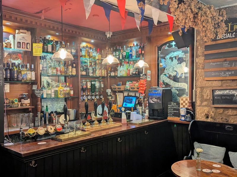 (Bar). Published on 10-11-2025 