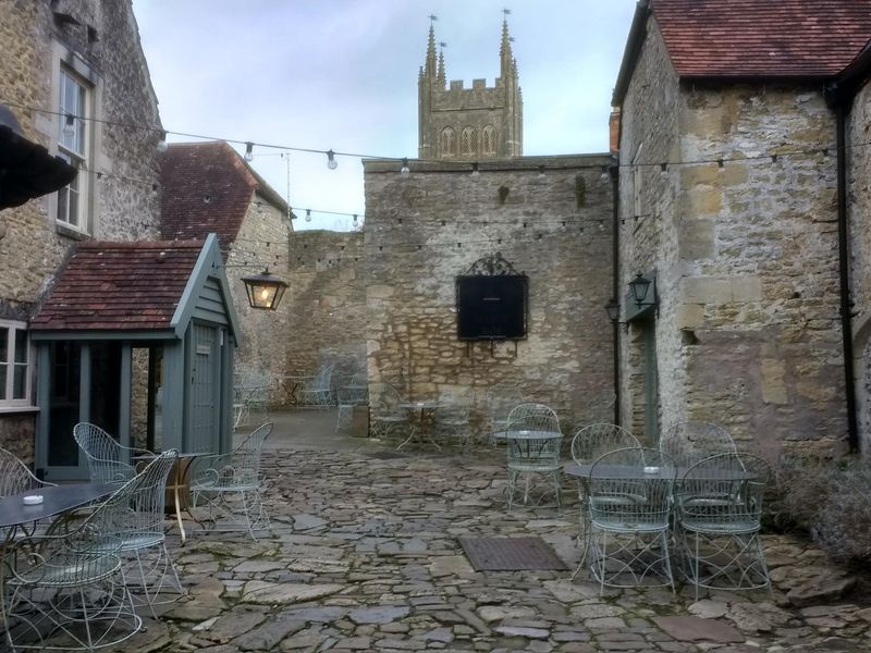 Courtyard. (External). Published on 04-12-2016