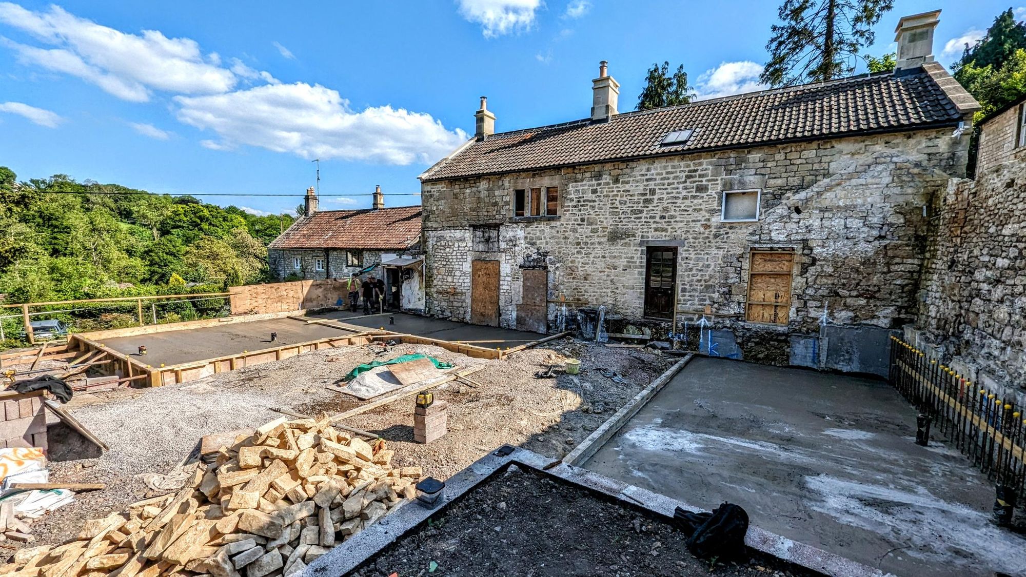 May 2024 - Rear view during renovation. (External, Garden). Published on 20-05-2024