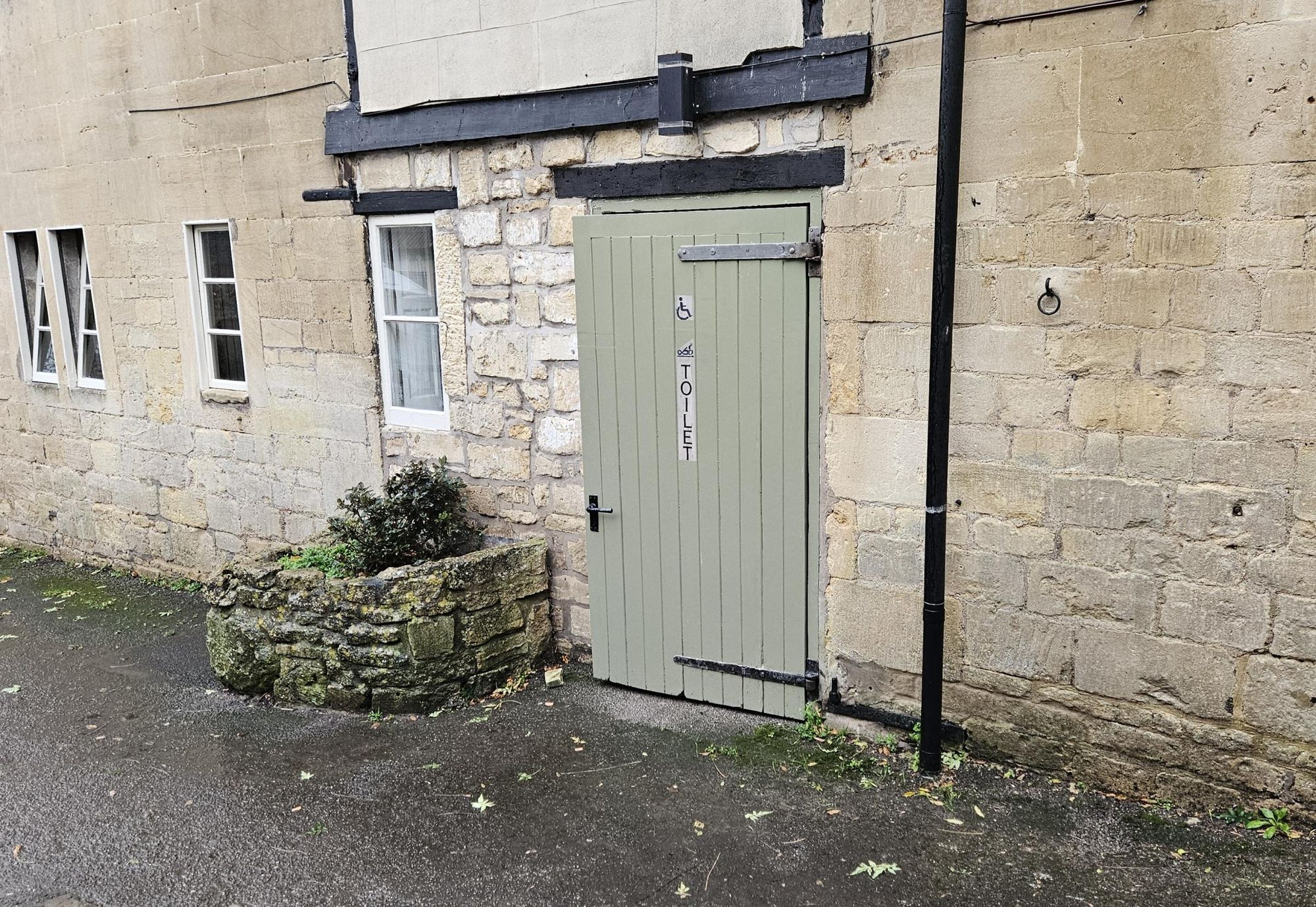 External accessible toilet - Dec 2025. Published on 01-12-2025