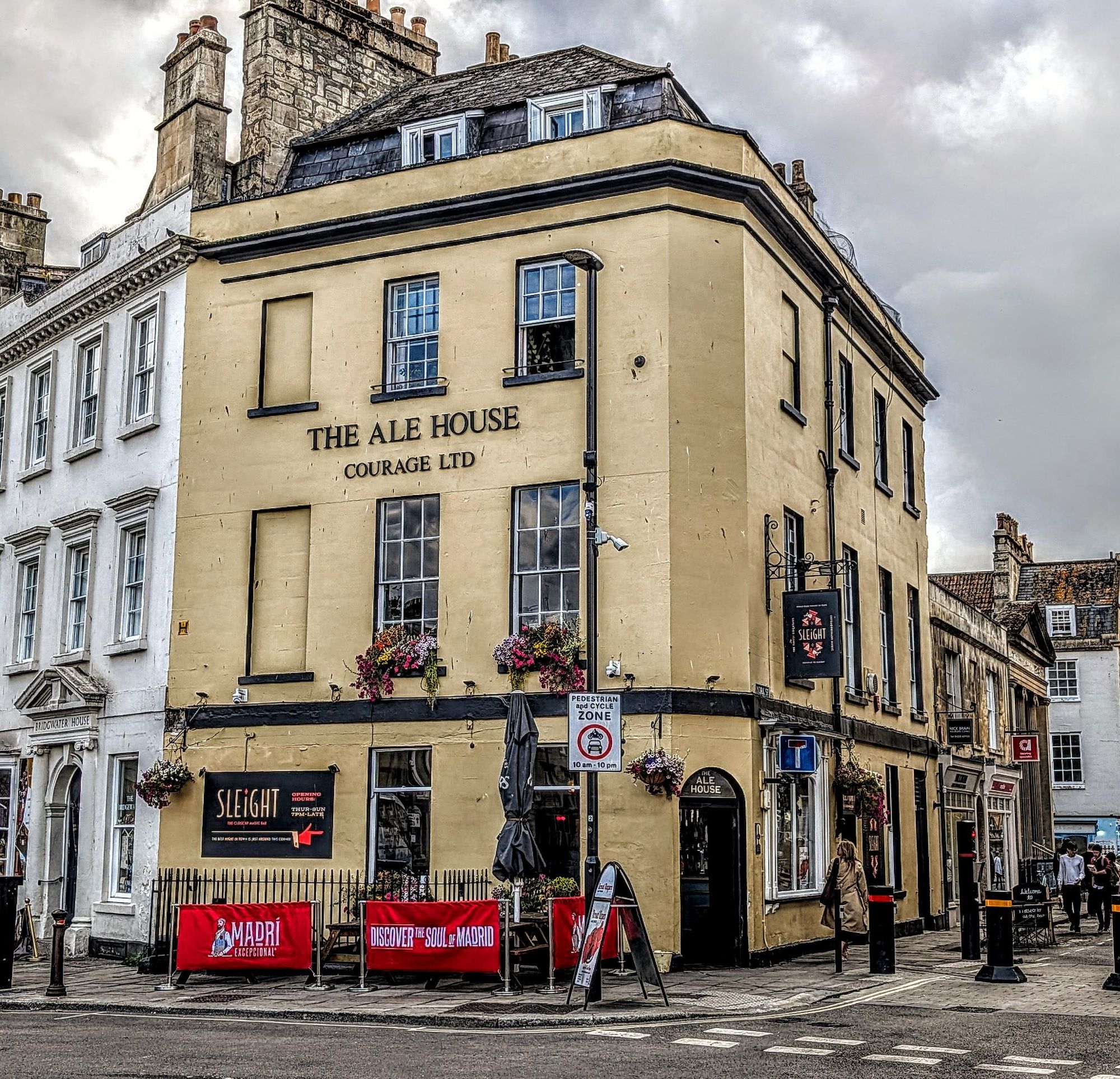 (Pub, External, Key). Published on 15-10-2026