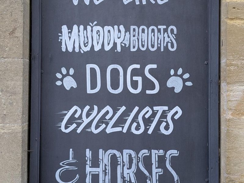 (External, Sign). Published on 10-05-2025 