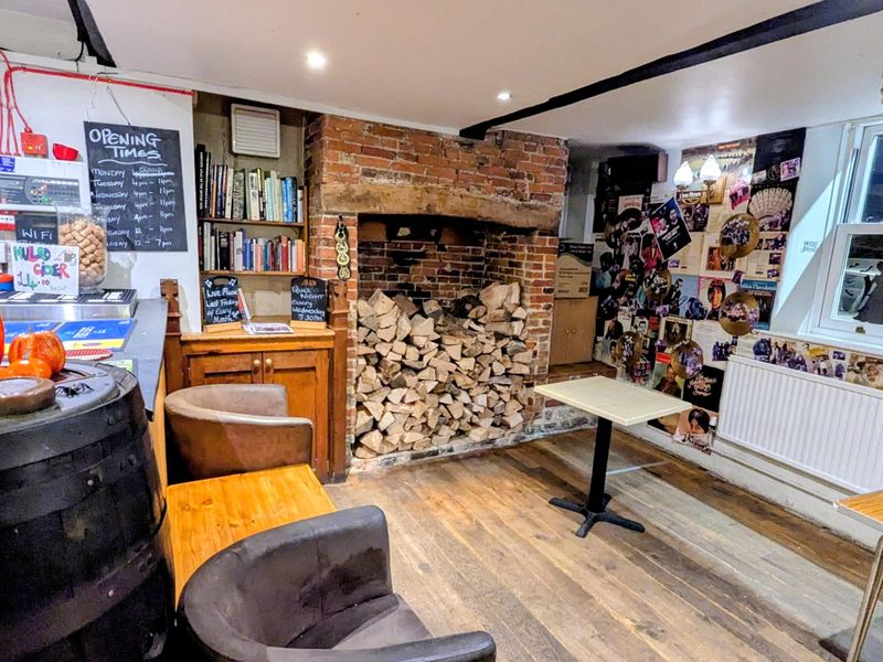 (Bar). Published on 29-10-2025 